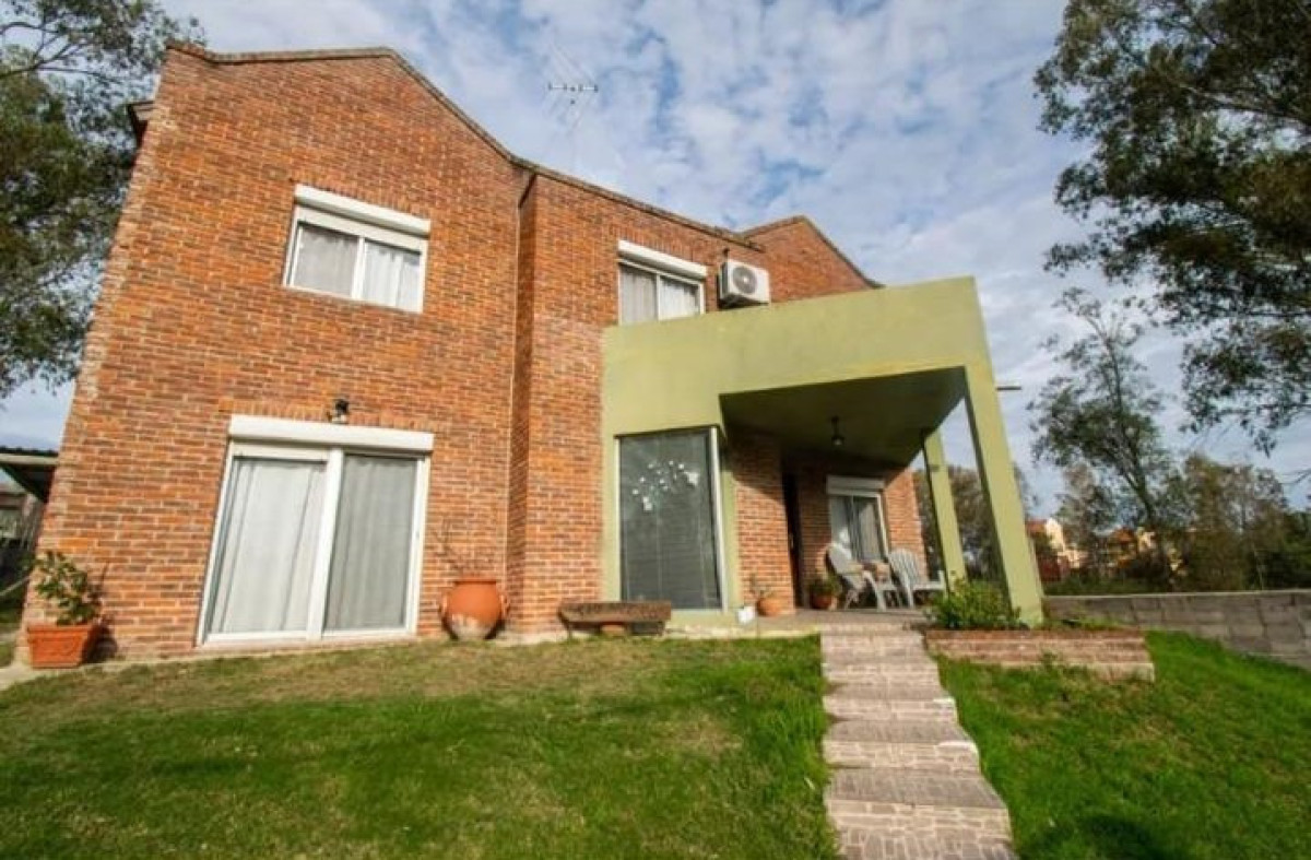 Hermosa casa en Venta en Playa Verde 