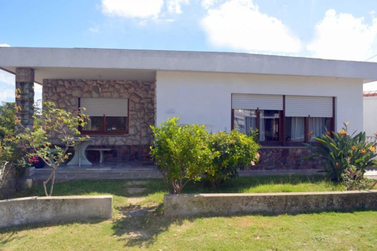 Casa sobre Avenida Piria 