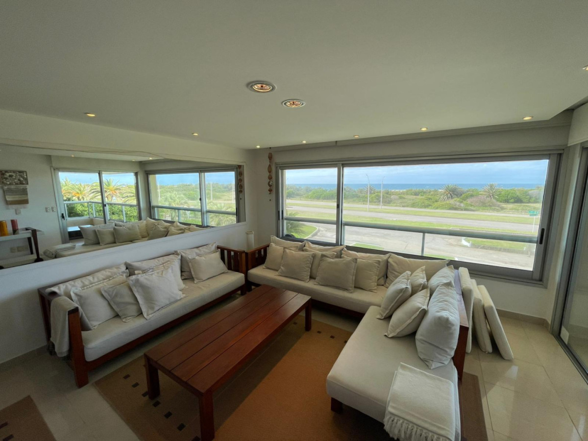 En Venta - Exclusivo apartamento en primera línea de Playa Brava, 