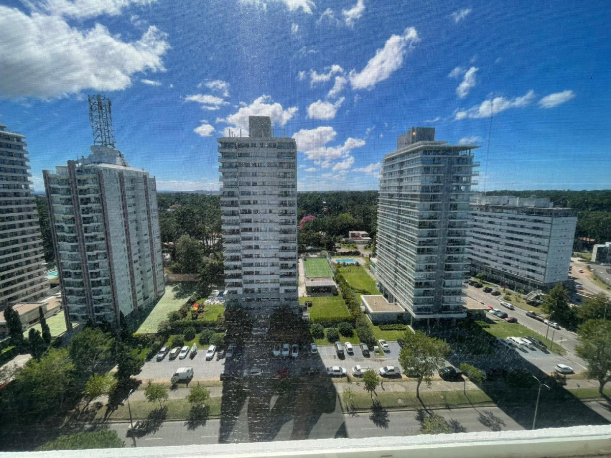 Amplio y renovado apartamento en Roosevelt