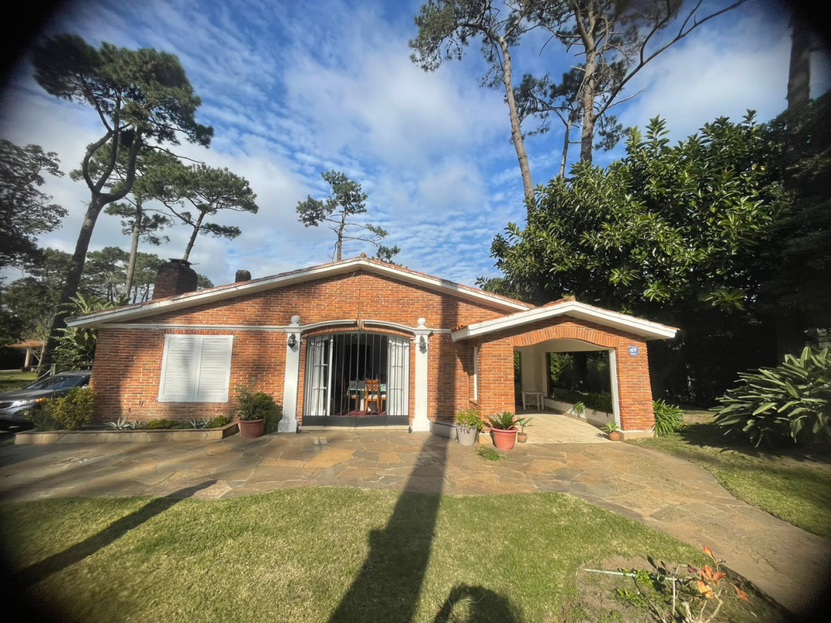 Venta Casa 5 Dormitorios En Playa Mansa