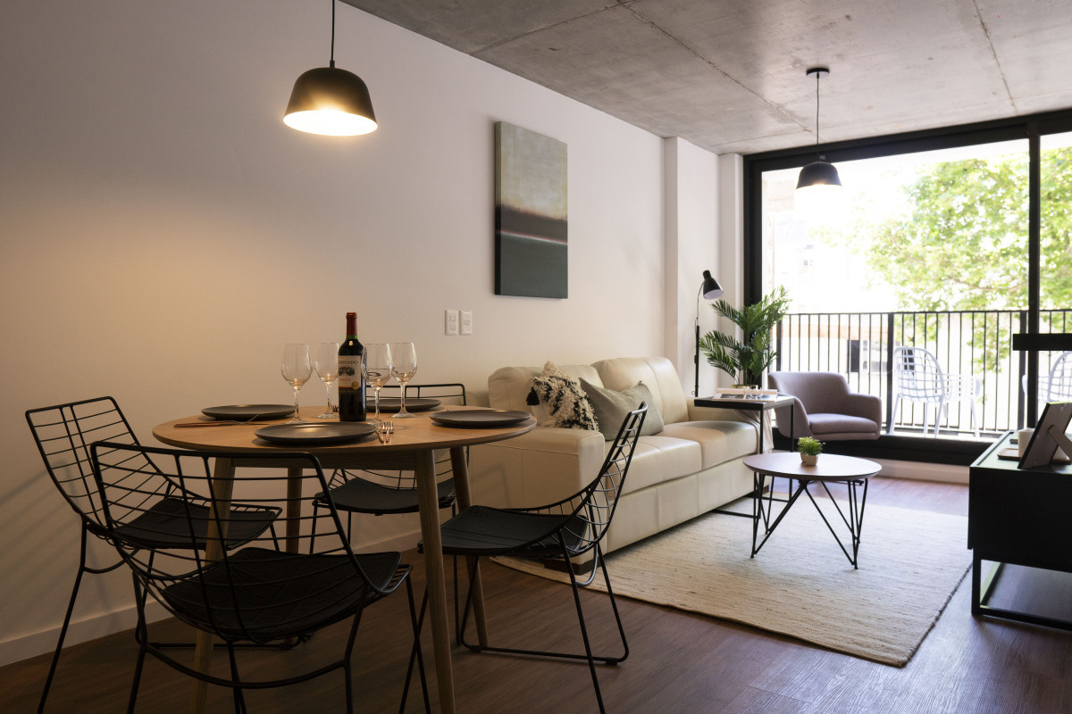 VENDO Apartamento de 2 dormitorios y cochera con vista al mar en el Centro a estrenar