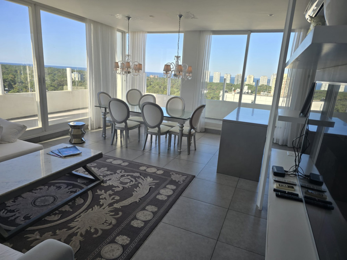 Se vende Penthouse en Torre Yoo, Punta del Este.