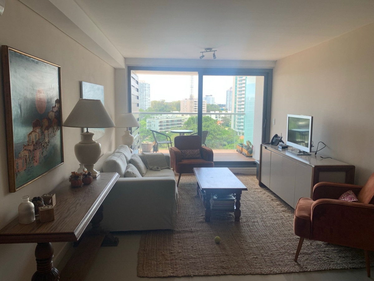 Se vende Apartamento en Parada 6 Playa Brava con Amenities