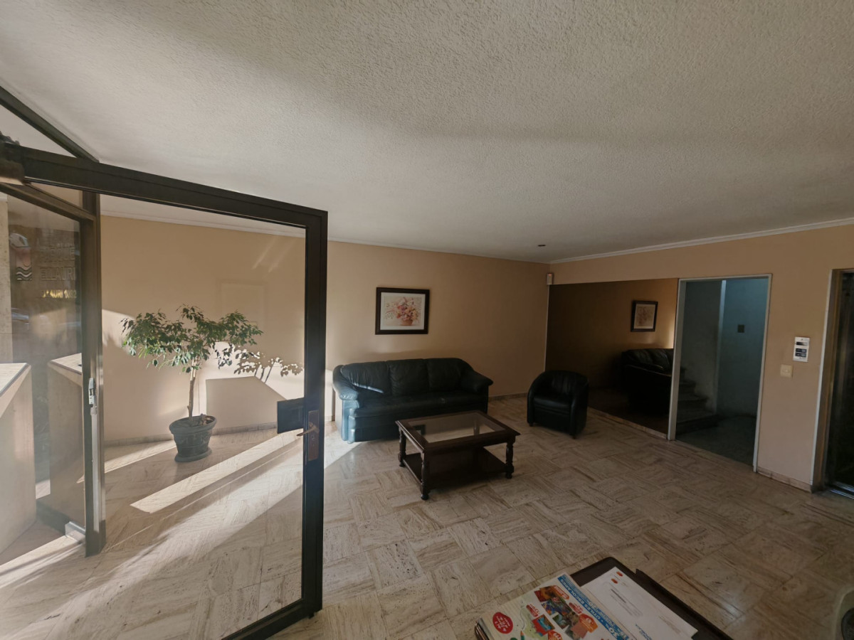 Apartamento en Pocitos 3 dormitorios, 2 baños, Garage.