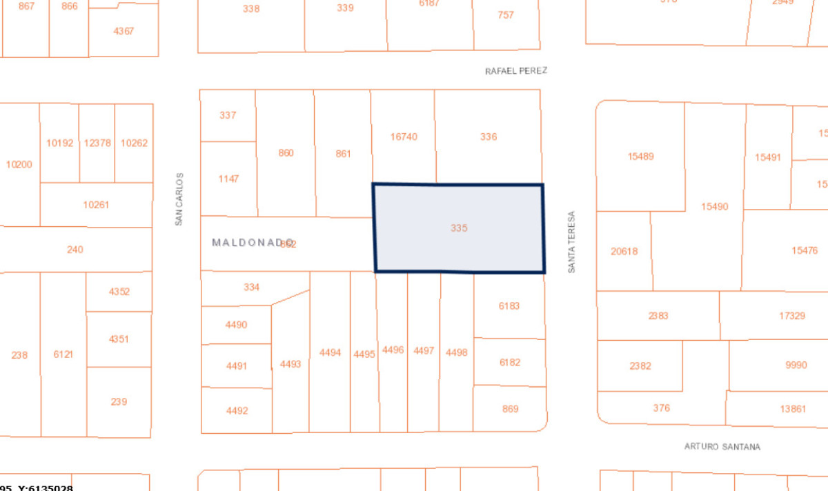 Se venden 3 casas en Centro de Maldonado.