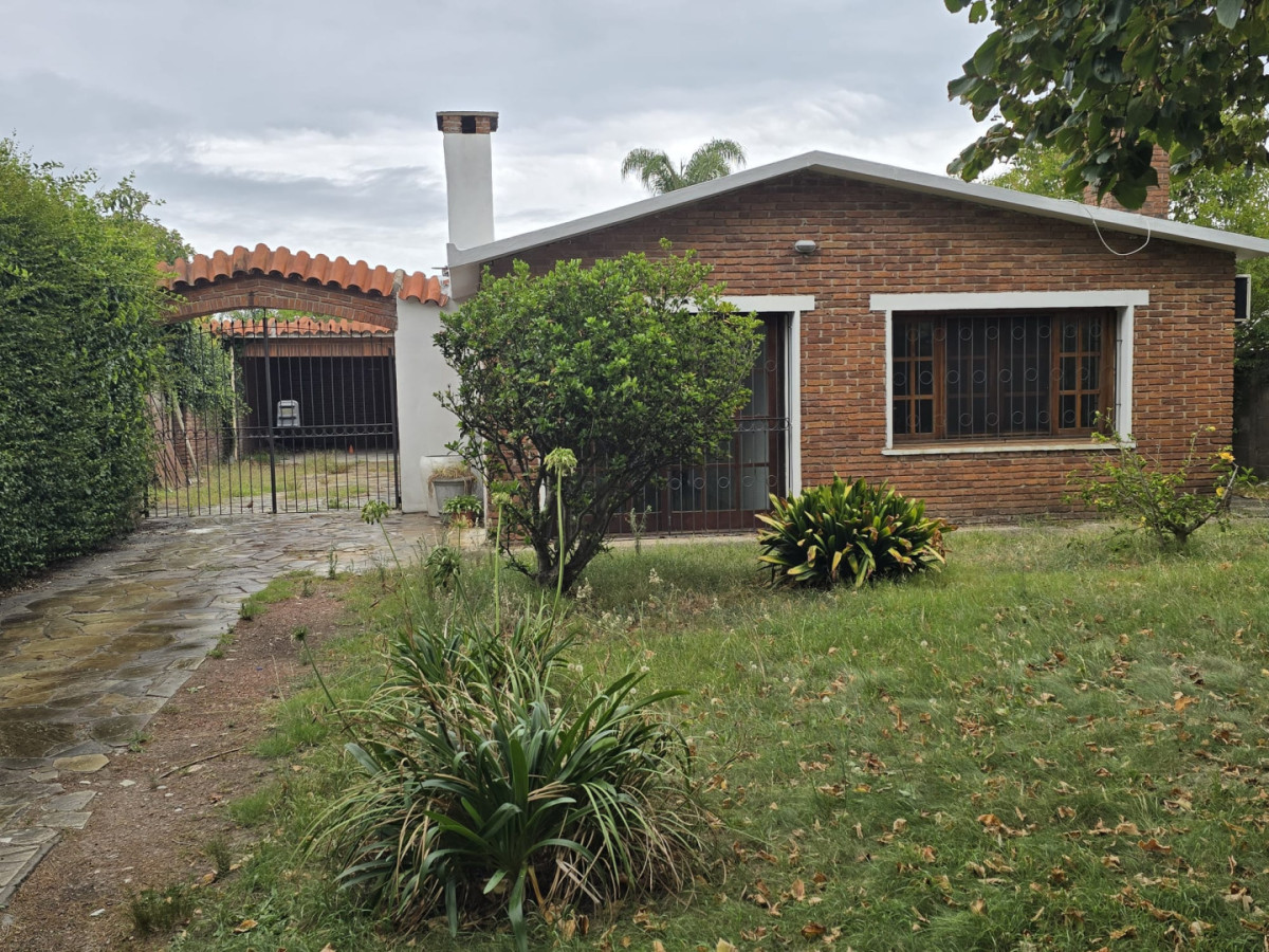 Casa en Venta Barrio Pinares a 8 cuadras del mar Playa Mansa Parada 26 