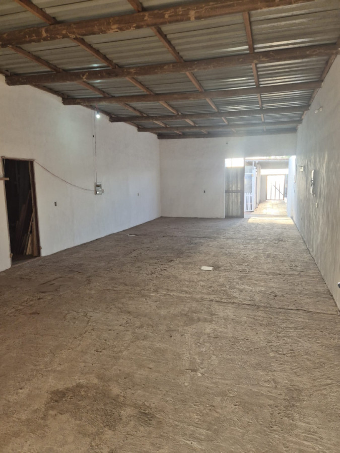 Se alquila Galpón con vivienda de 1 dormitorio, Maldonado.