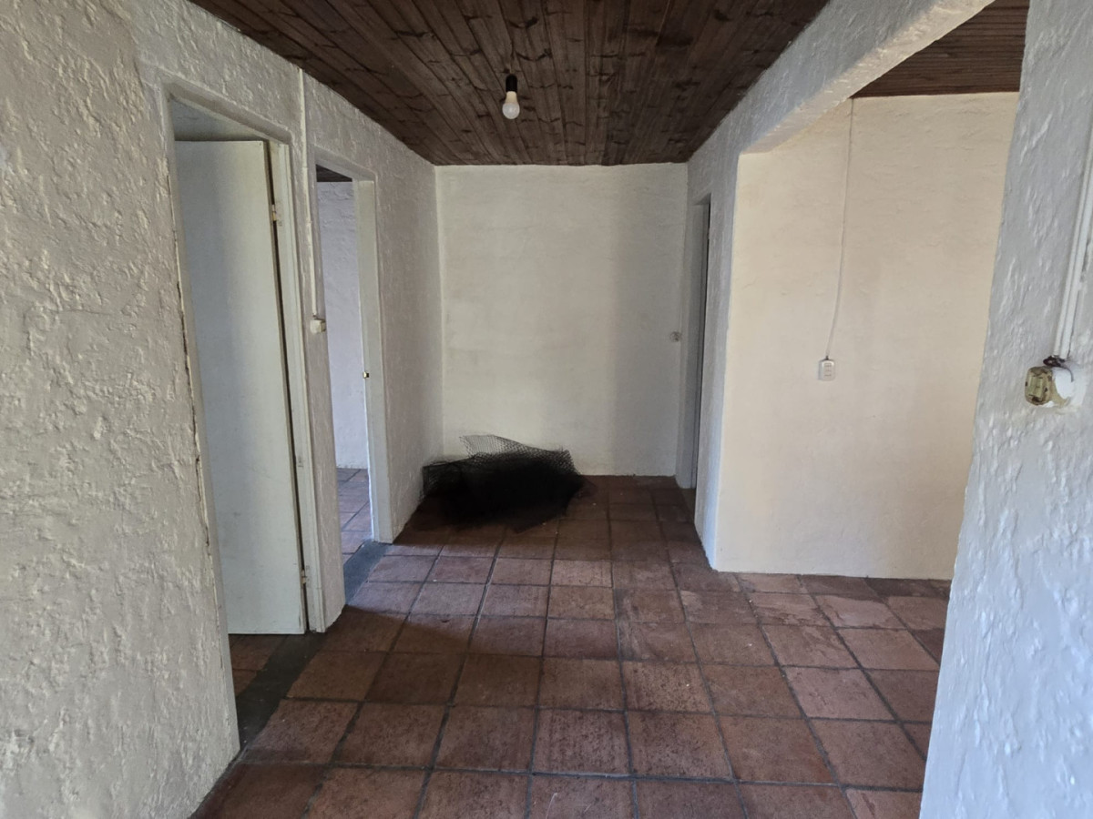 Local comercial en Venta más apartamento al fondo.