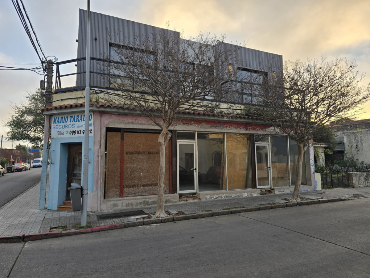 Se alquila local comercial en centro de Maldonado