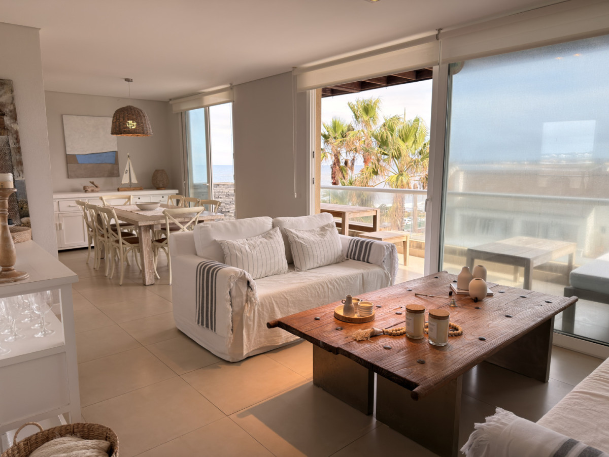 Importante departamento duplex en Alquiler de verano frente al mar La Barra