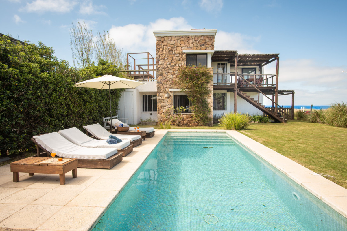Espectacular casa frente al mar en El Chorro en venta