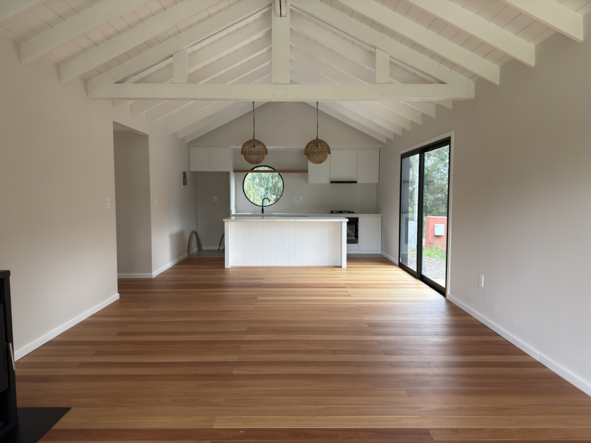 Hermosa casa a estrenar de 3 dormitorios y 2 baños en La Barra En Venta
