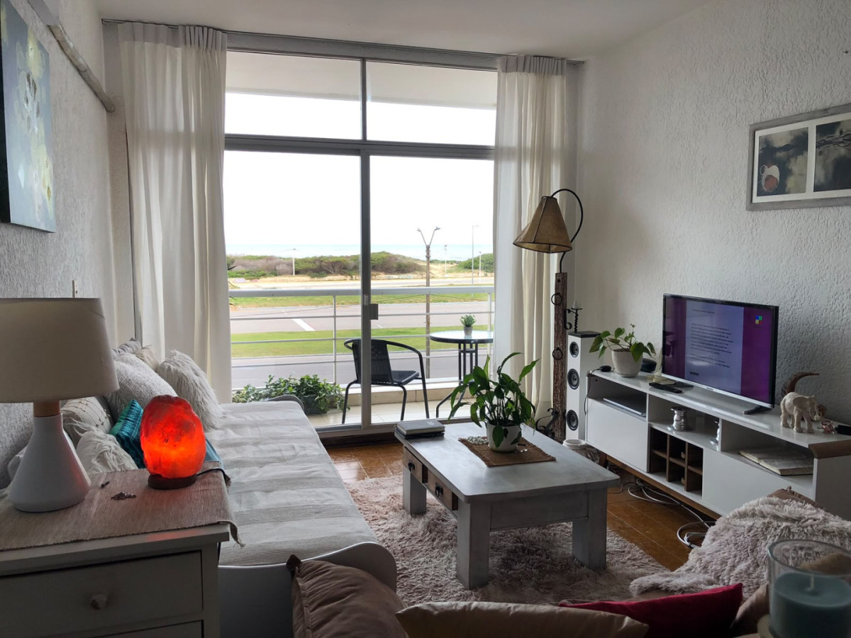Apartamento en Alquiler Anual - Playa brava 