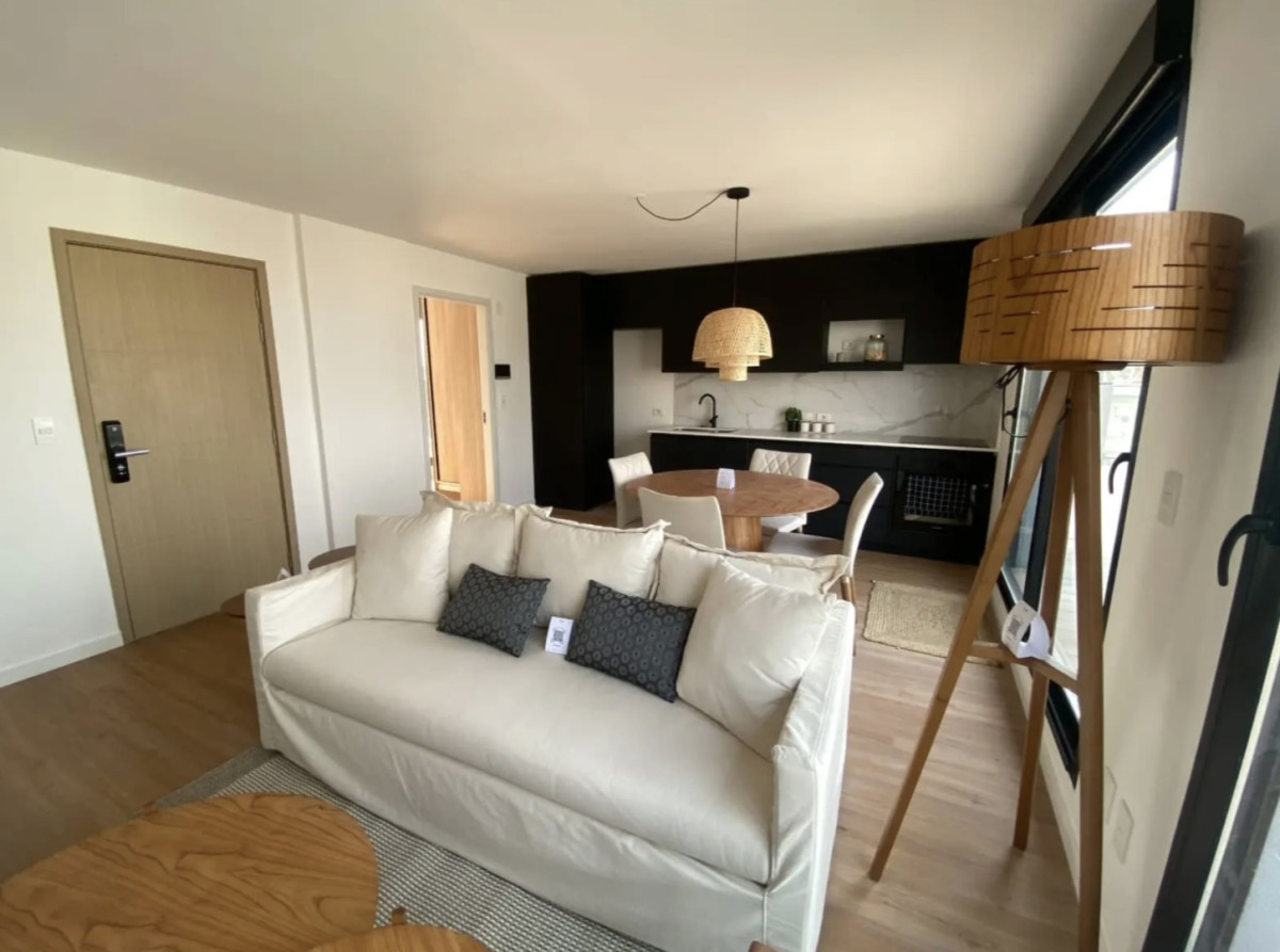 Vivi Punta Carretas - Venta Ap.143m2 2 Suites Terraza parrillero 2 garages piso 10 vista al mar Amenities 