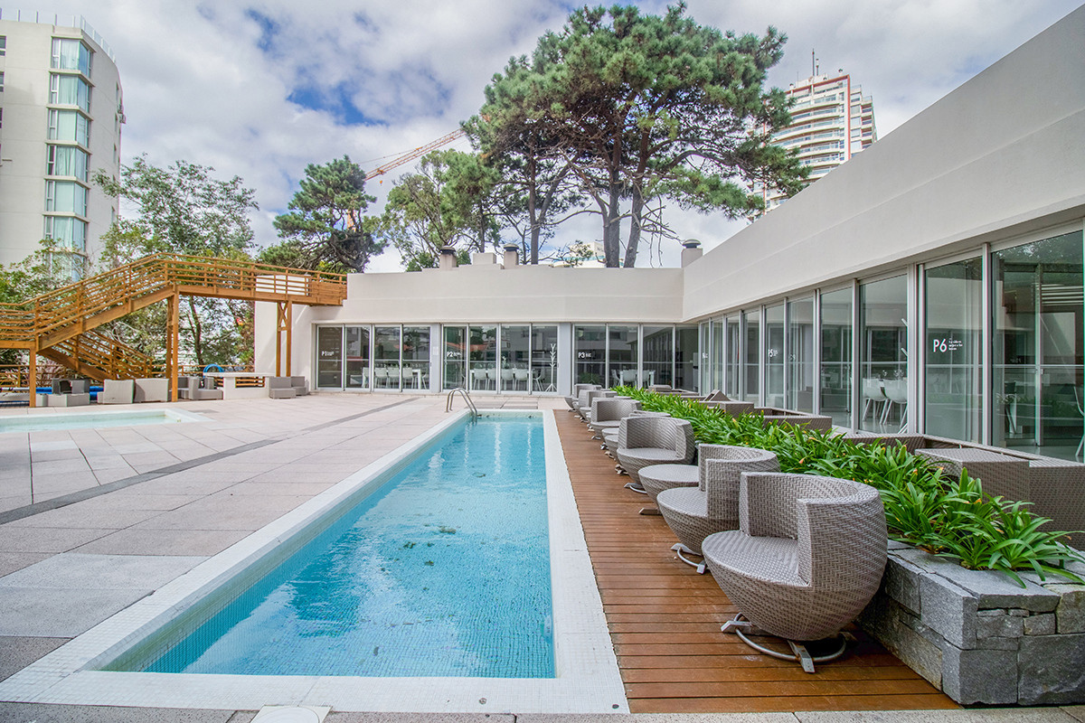 WIND TOWER Alquiler Temporal Apartamento de 2 dormitorios en Playa Brava Amenities y Servicios Punta del Este