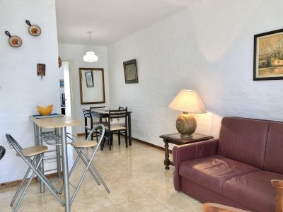 Apartamento en Playa Brava de Punta del Este, reciclado y frente al MAR !!!