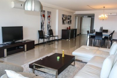 Apartamento en Brava, 3 dormitorios y servicio *