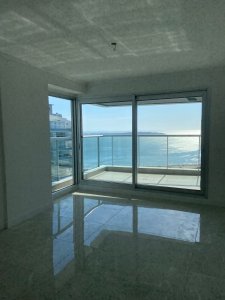 Apartamento a estrenar con vista al mar en Miami Boulevard.