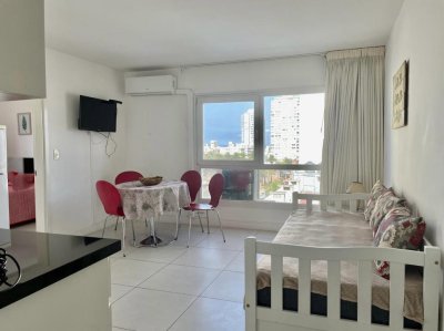 Apartamento en Península - 1 Dorm con garaje!