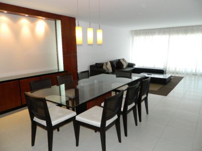 Apartamento en Brava, 3 dormitorios *