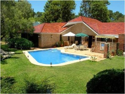 Casa en Jardines de Cordoba, 3 dormitorios *