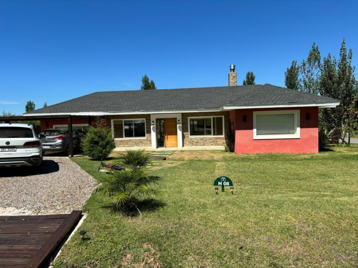 Venta Casa 3 dormitorios con Renta en Altos de la Tahona