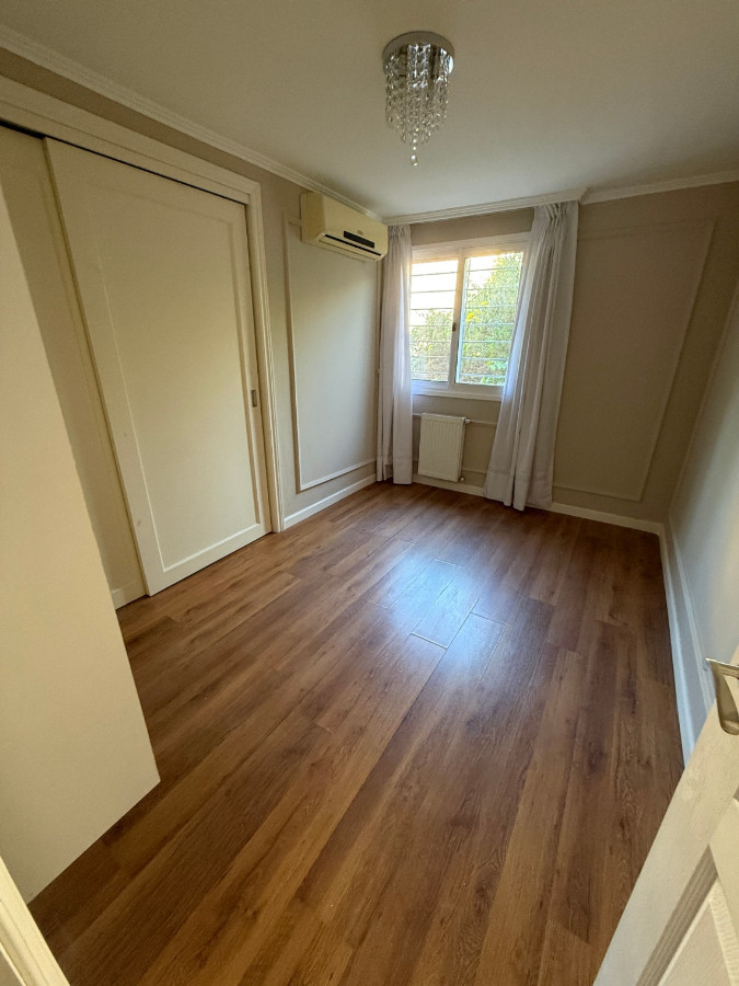 Casa en alquiler 2 dorm, 2 baños, cochera, en el Prado.