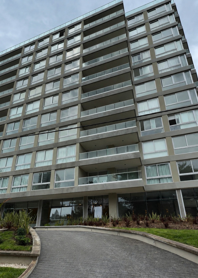 Departamento Dos Dormitorios Amoblado Punta del Este en Venta