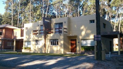 Casa Cuatro Dormitorios en Suite con Piscina Climatizada en Village Solanas, en Venta