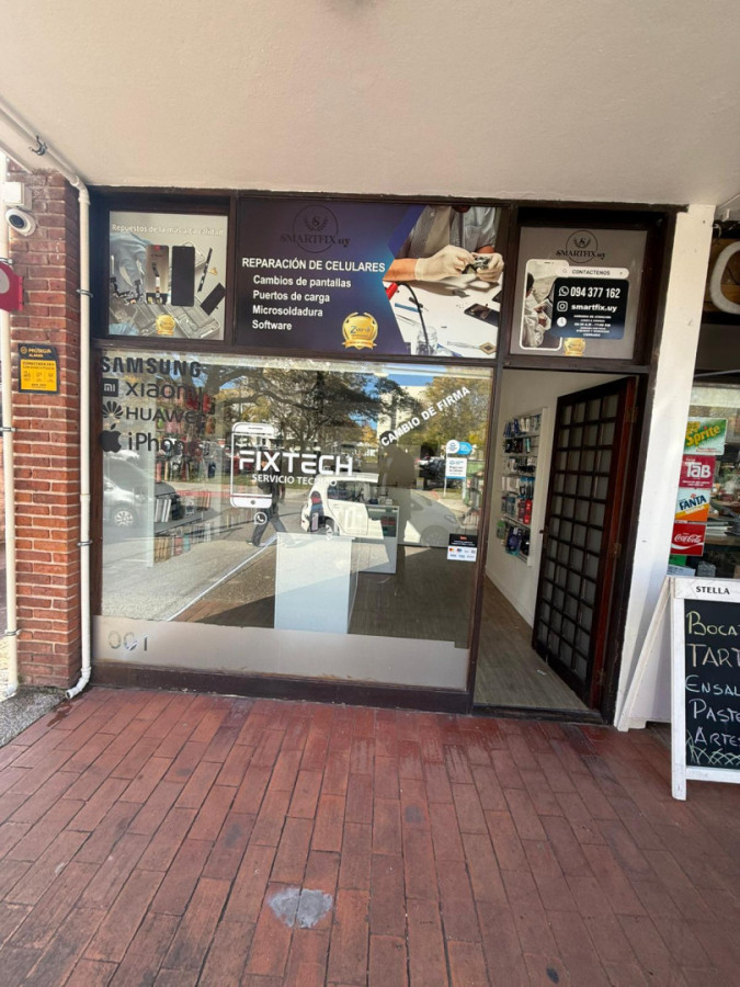 se vende llave de local de celulares en centro de Maldonado