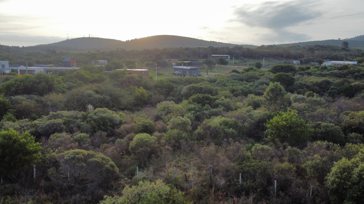 Venta Terreno en Punta Colorada con vista a los cerros, Piriápolis.