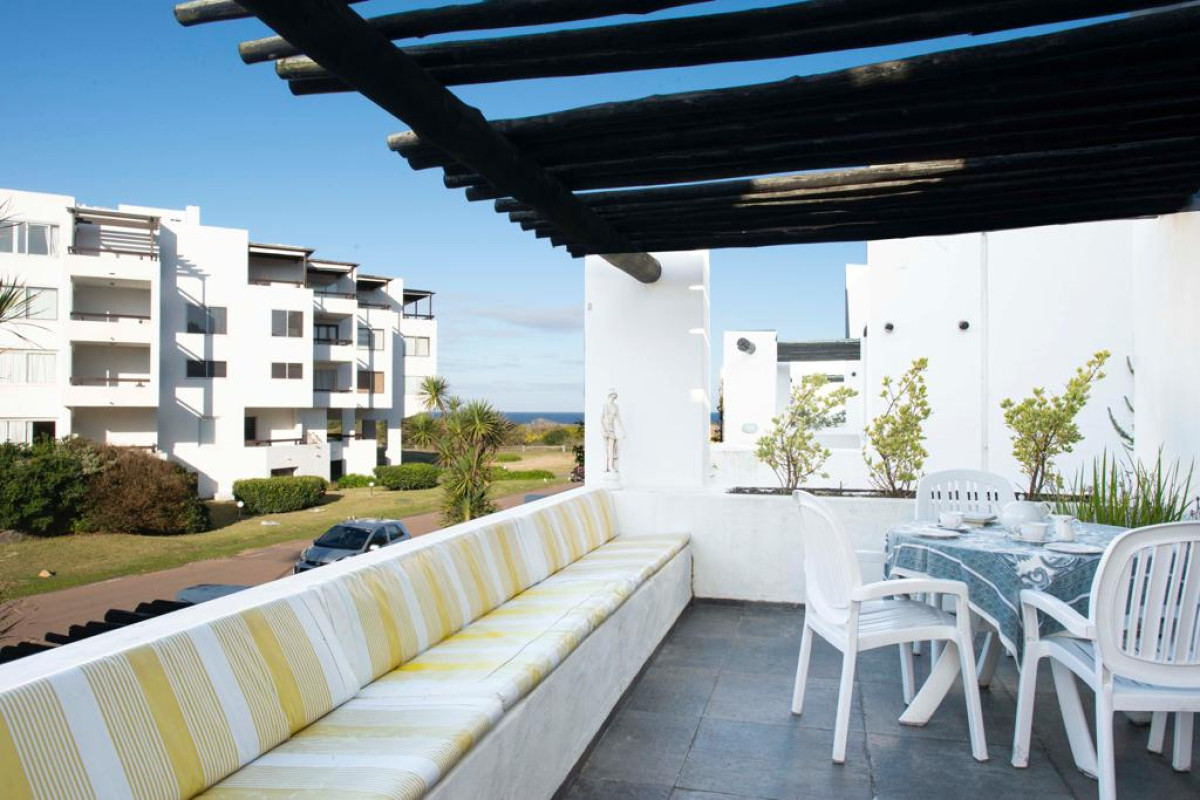 Alquiler de verano apartamento 3 dormitorios en primera  linea playa brava