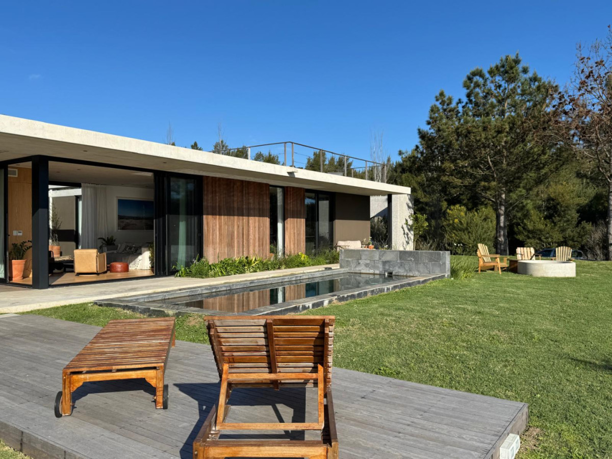 Alquiler de verano, Casa principal de 3 dormitorios + 2 dormitorios es Pueblo Mío, Manantiales