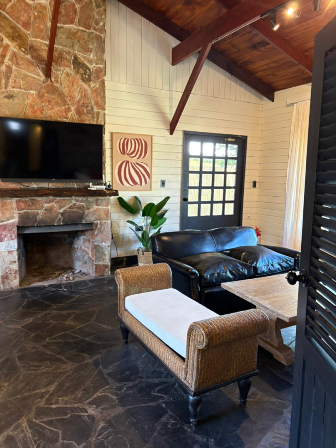Casa en alquiler anual con piscina 