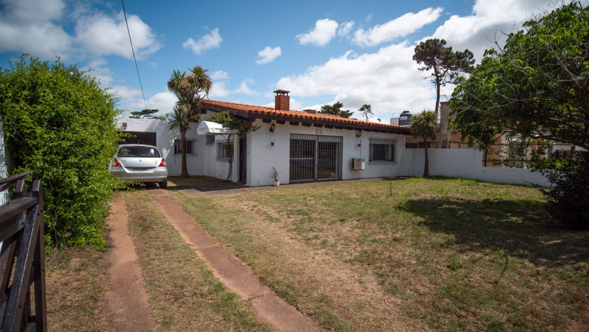 CASA EN ALQUILER ANUAL 3 DORMITORIOS PLAYA MANSA