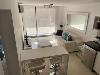 Apartamento en venta de 1 dormitorio y medio en Punta del Este 