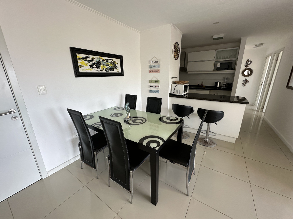 Exclusivo apartamento de 2 dormitorios con parrillero y amenities premium en Punta del Este 