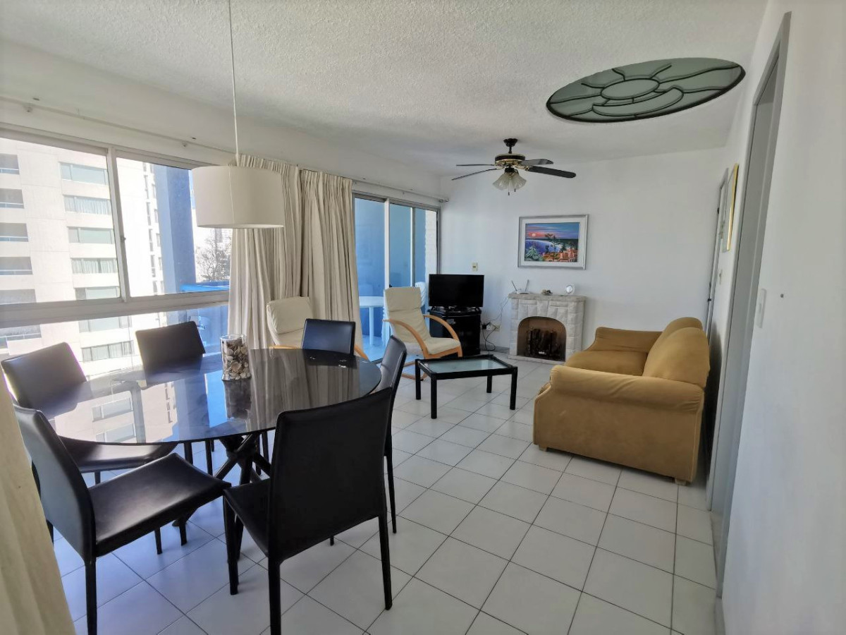 Apartamento en alquiler enero febrero de dos dormitorios en brava Punta del Este 