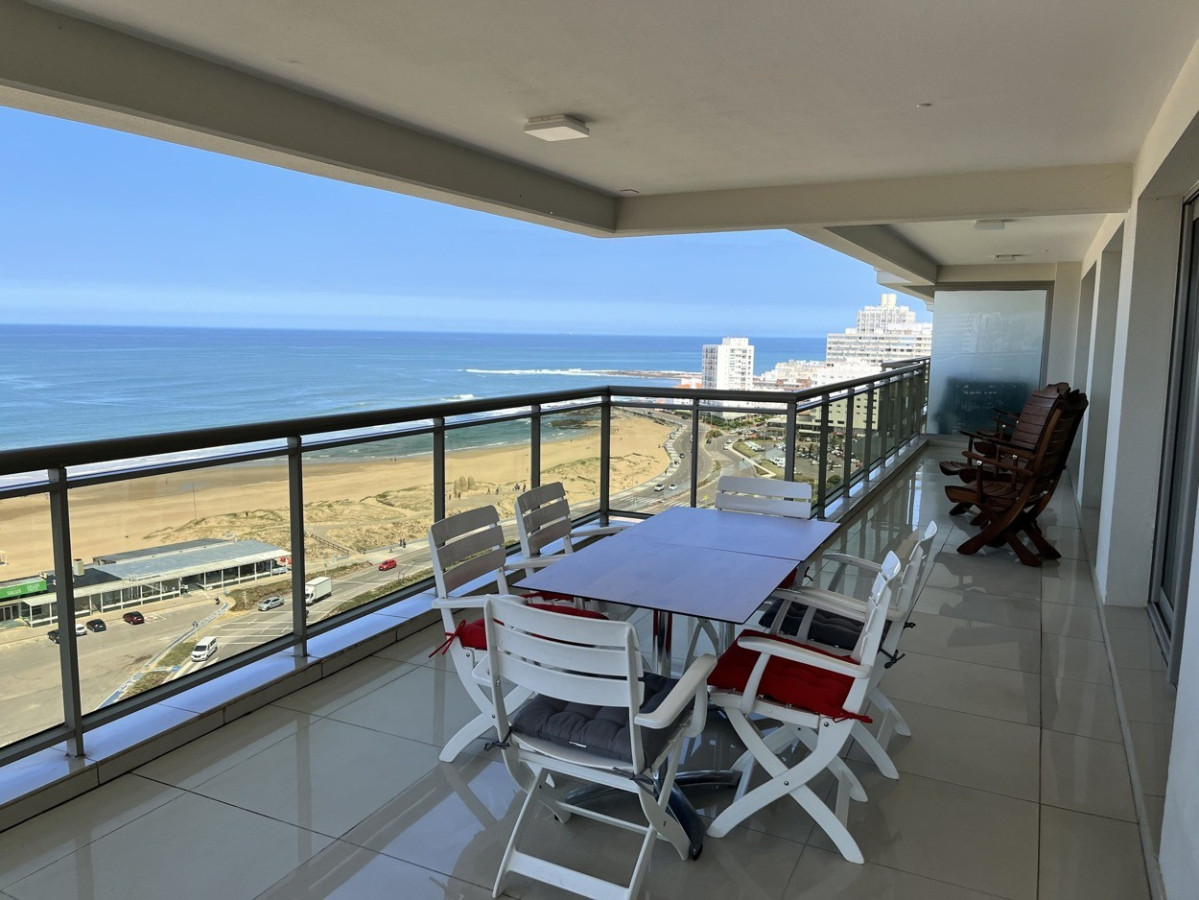 Torre Imperiale Planta unificada 4 suites más dependencia de servicio