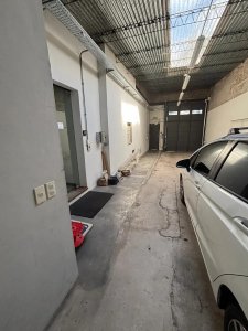 Local Multiuso, Depósito En 2 Plantas, Oficina Y Entrada Camiones