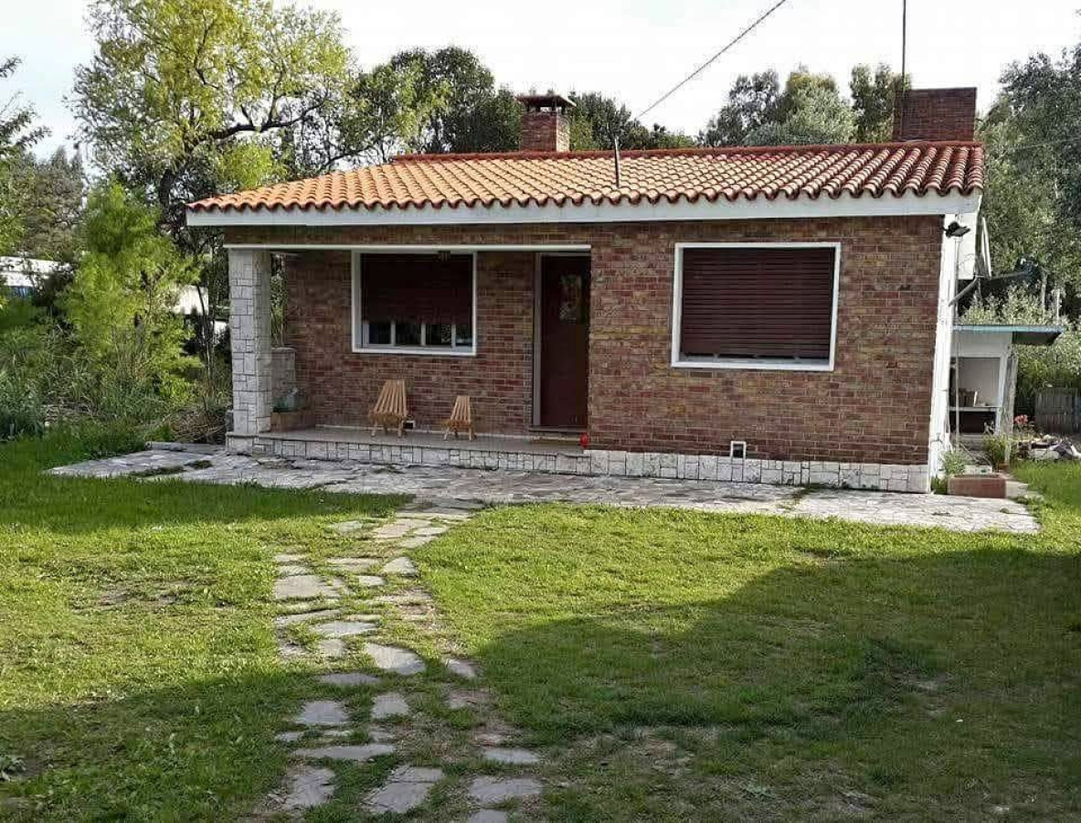 Hermosa Casa de 2 Dormitorios con Patio, Parrillero y Estufa en Camino Pajas Blancas