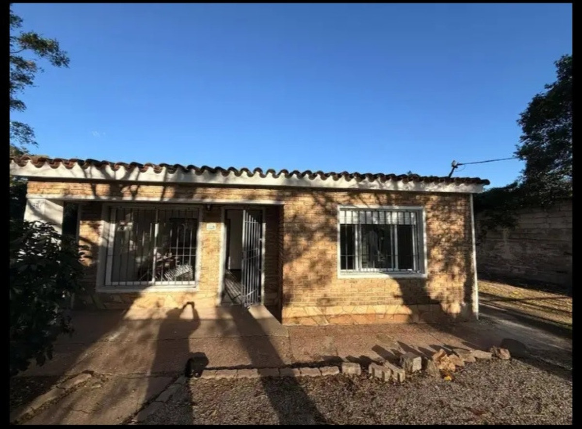 Hermosa Casa de 3 Dormitorios con Gran Entorno Natural en Paso Carrasco - 12A