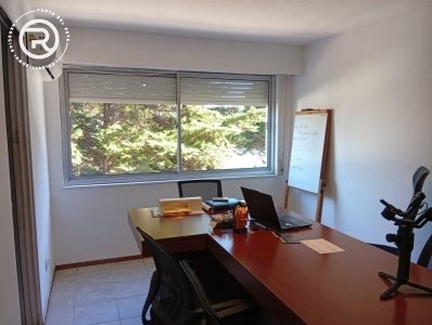 Apartamento de 2 dormitorios, Torre Campus Maldonado.