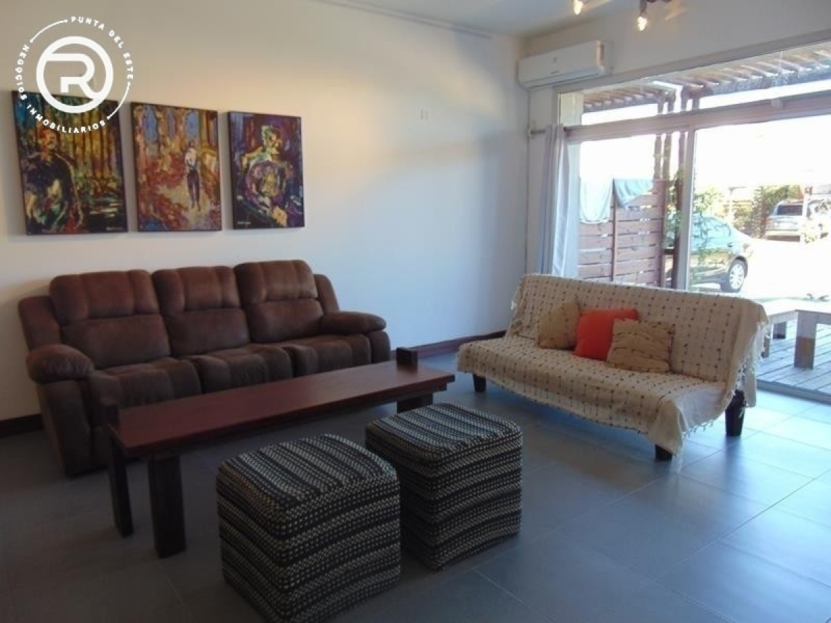 Moderno y amplio apartamento en Manantiales