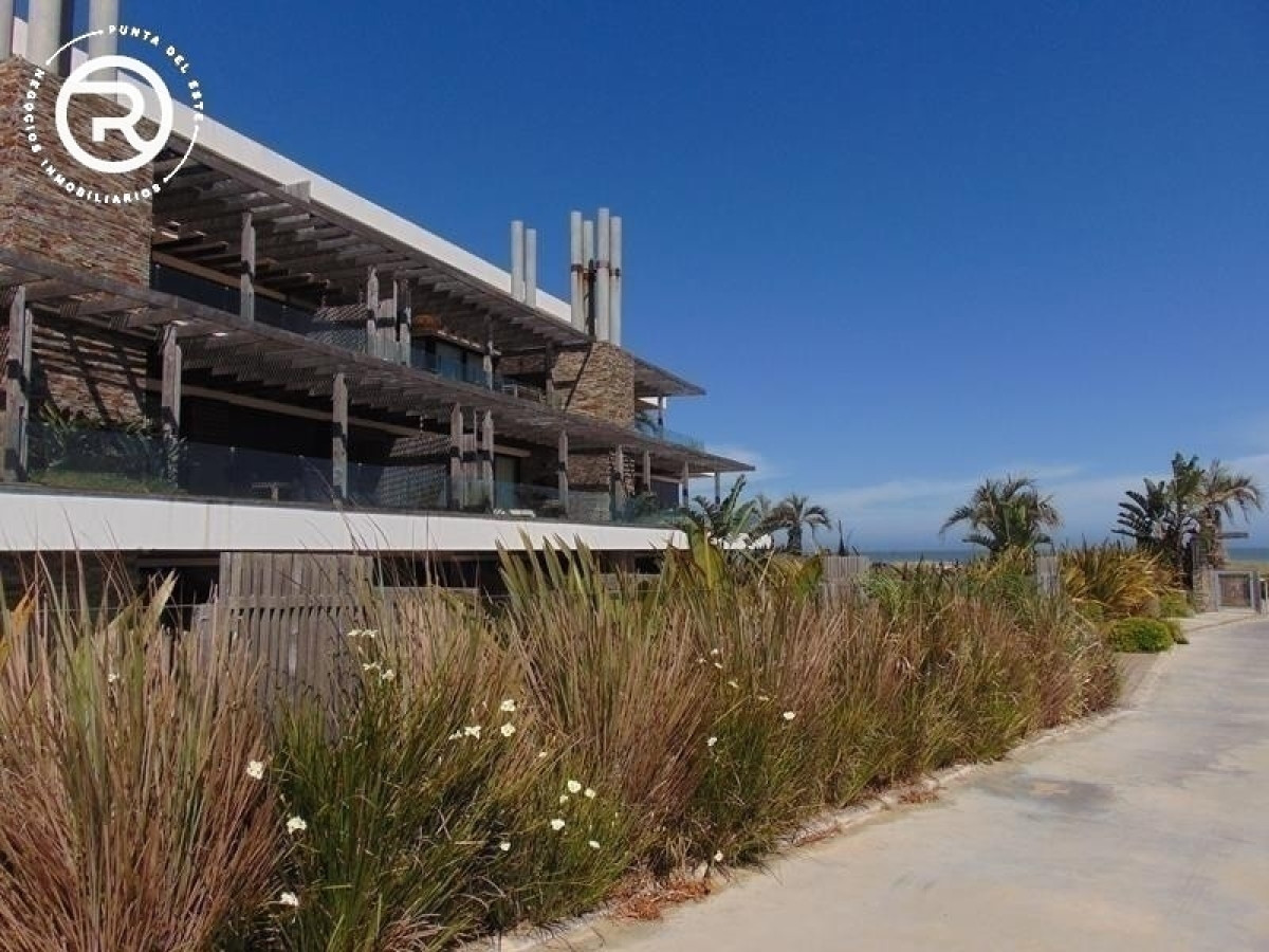 Apartamento con excepcional vista al mar en Selenza Village.