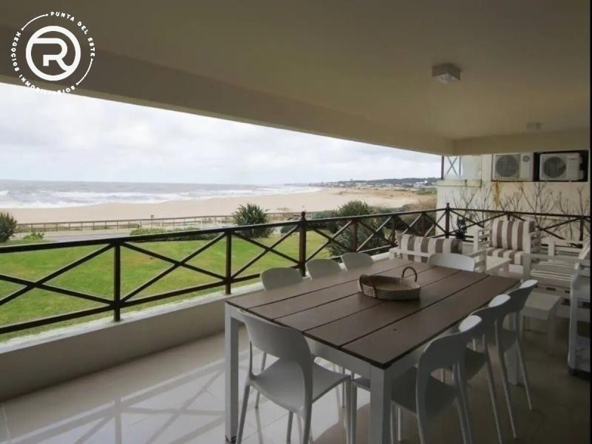 Departamento en alquiler en primera línea, bikini beach.