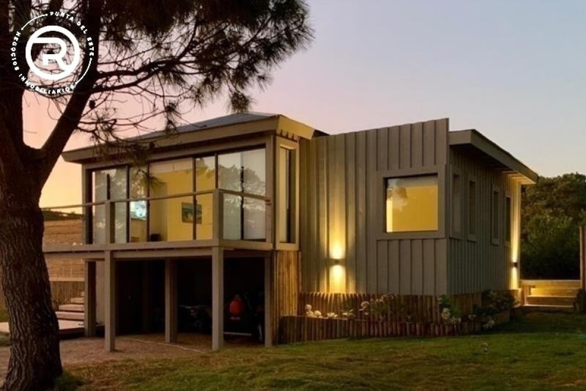 Casa a estrenar en Barrio privado de categoría en José Ignacio.