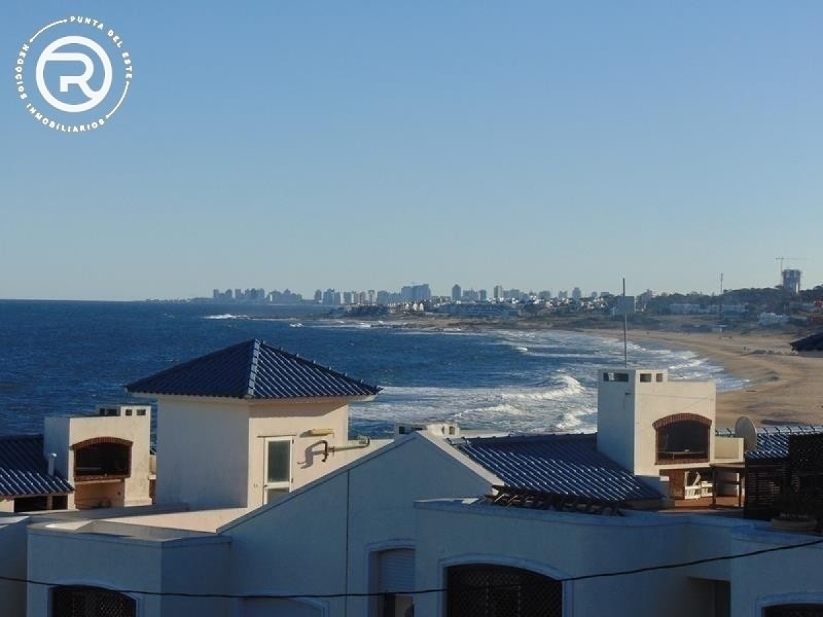 Casa en Manantiales en alquiler y venta a pocos metros del mar.