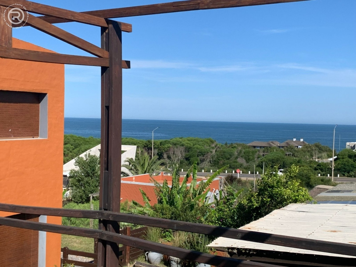 Casa en venta y alquiler en Altos de Punta Piedras